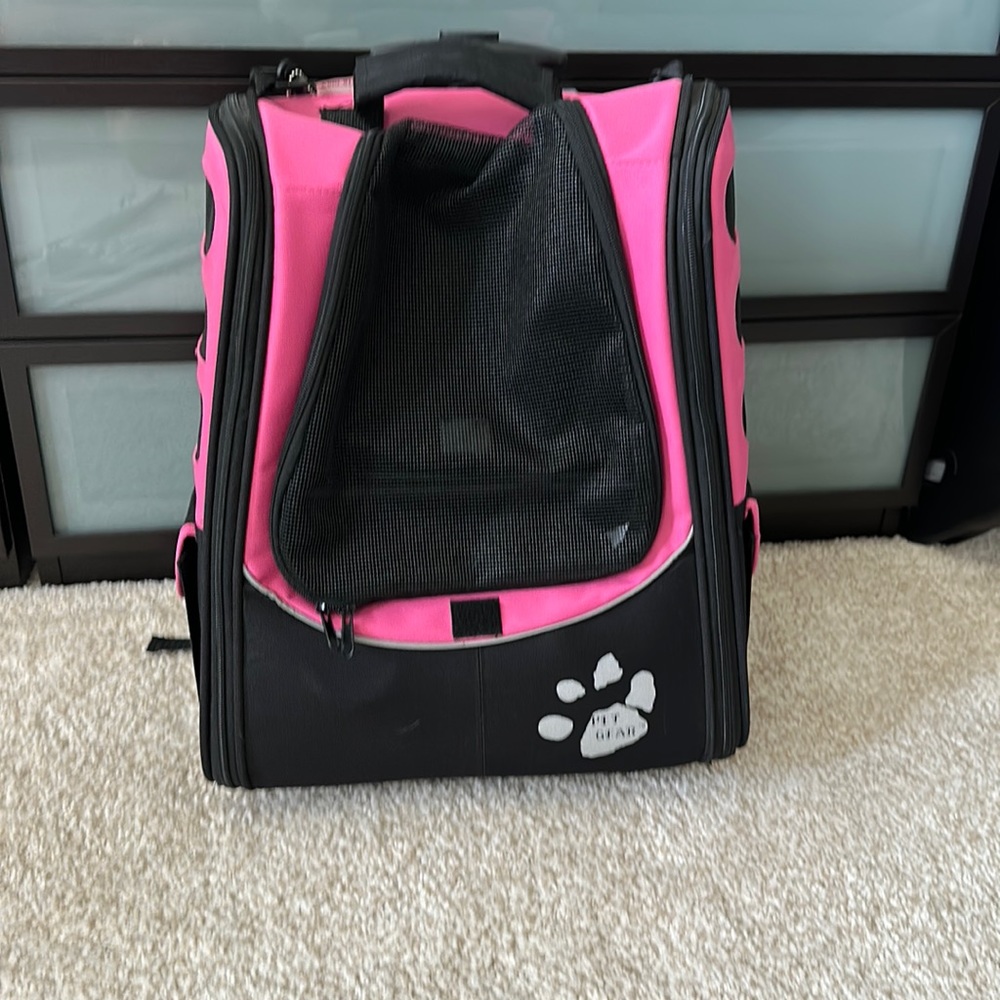 Pet Gear Backpack Roller Bag for travel with small dog/cat.
